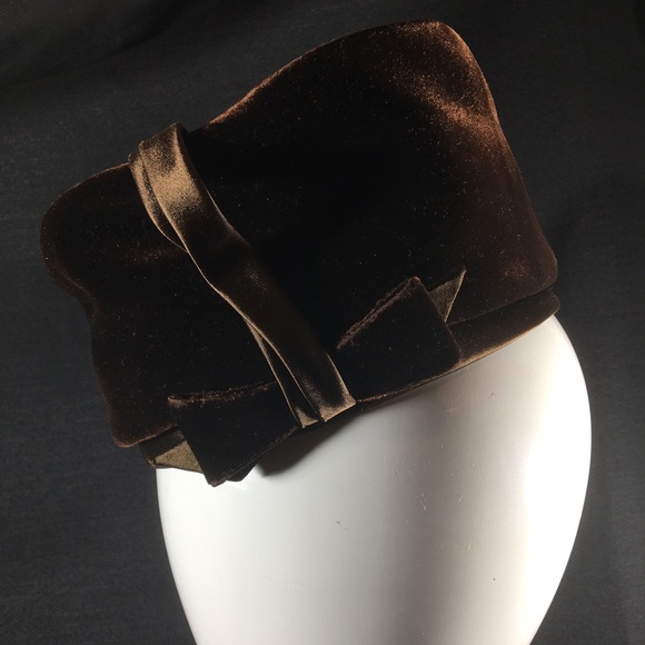 🧡Vintage🧡 Classic 🚨Maxines🚨 Brown Velvet & Satin Cossack Hat - Picture 3 of 5